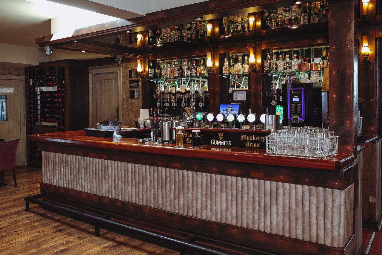 Muskerry Arms Bar&B&B Blarney Exterior foto