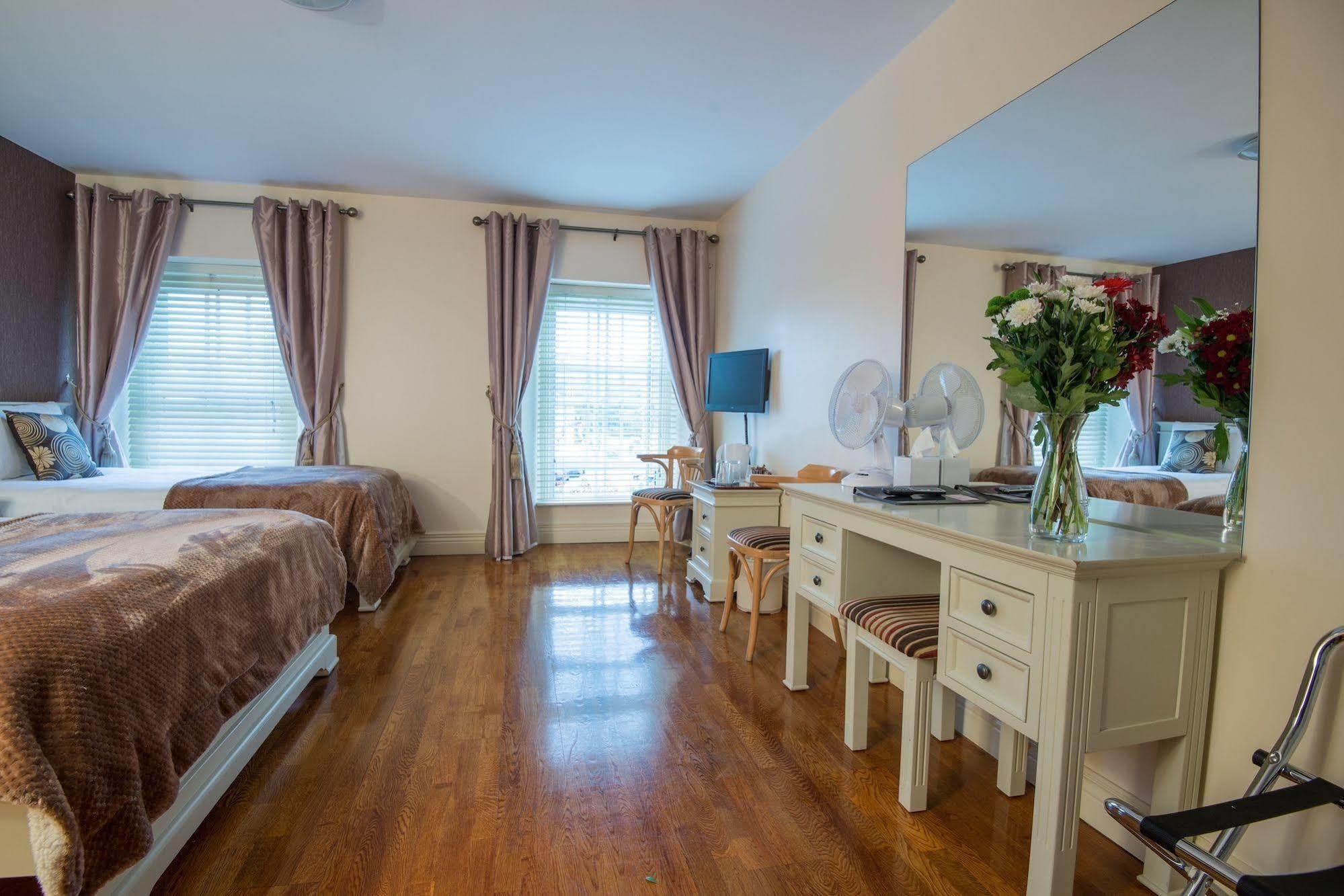 Muskerry Arms Bar&B&B Blarney Exterior foto