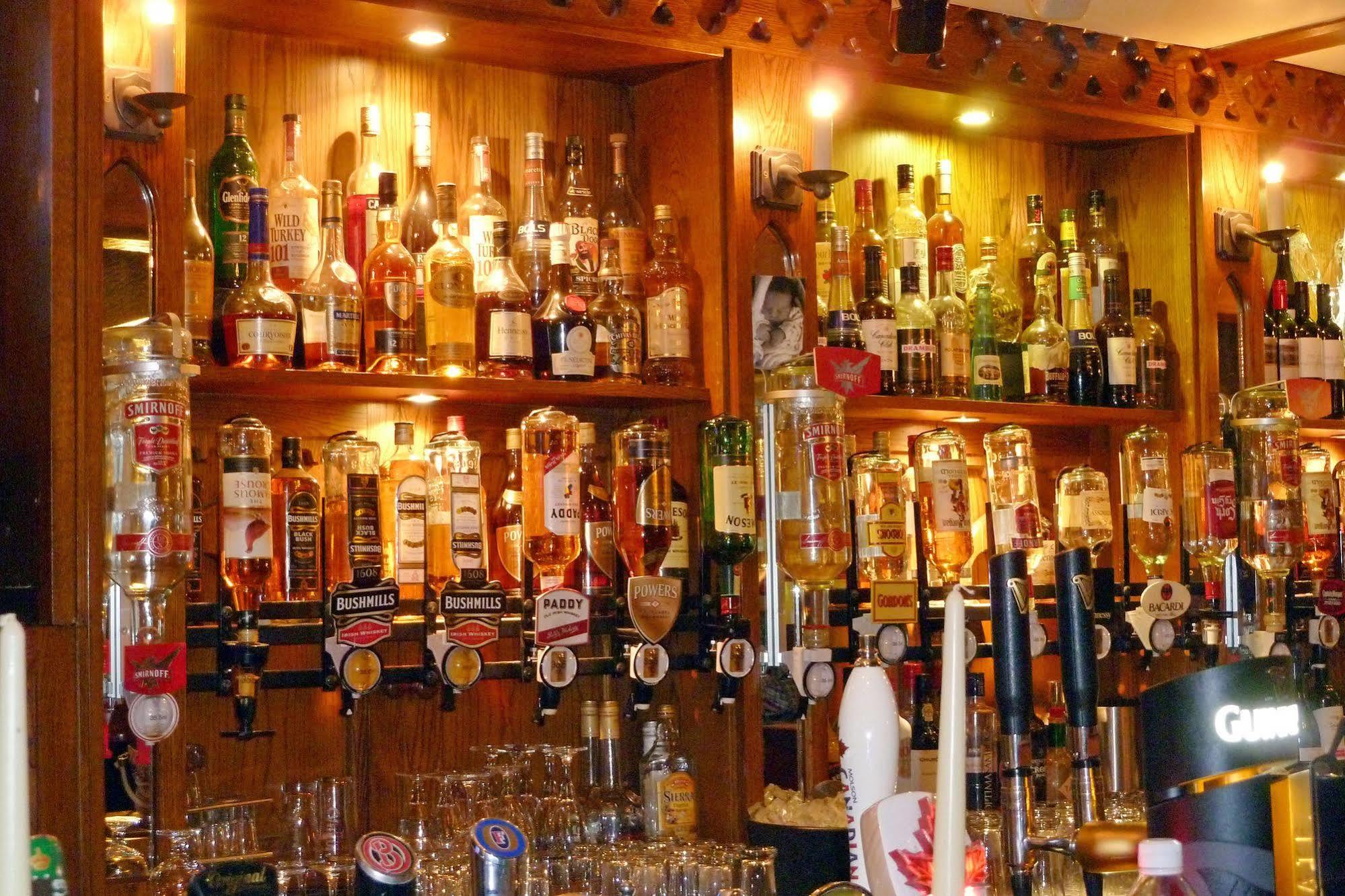 Muskerry Arms Bar&B&B Blarney Exterior foto